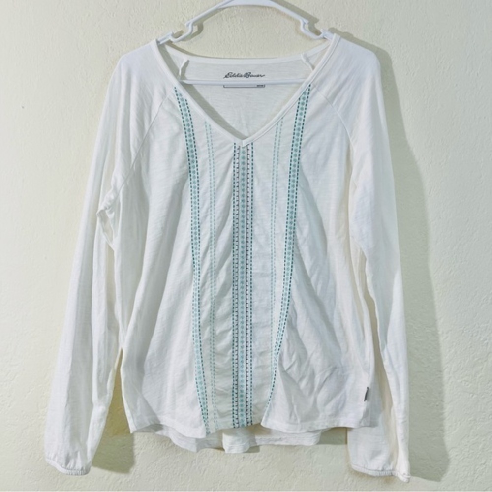 Eddie Bauer V-Neck Embroidered Detail Long Sleeve Top Size Medium White/Blue
